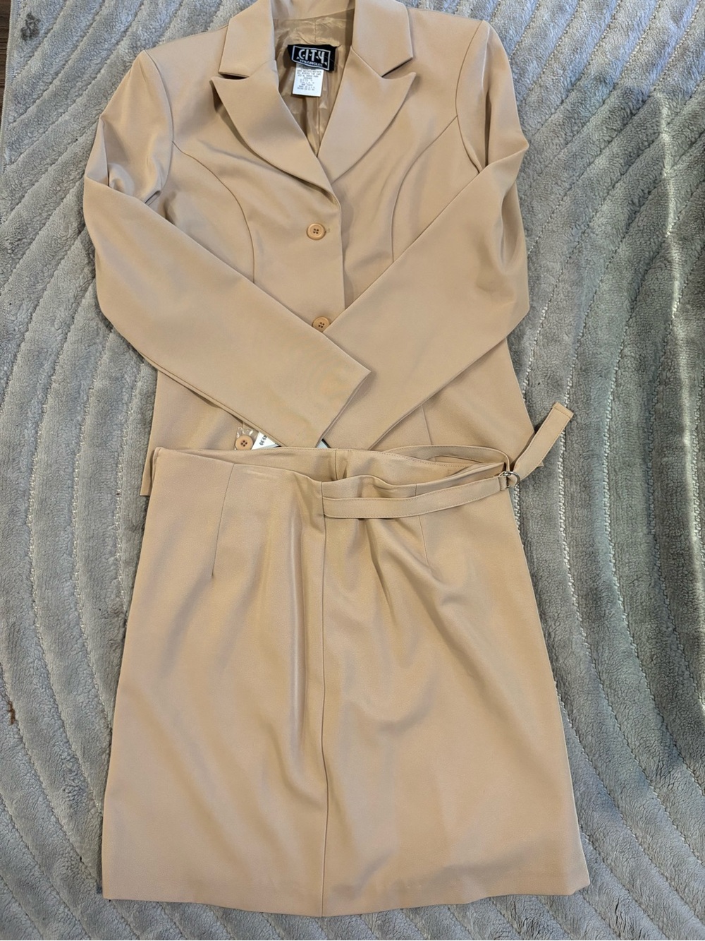 Vintage 90s Beige Skirt Suit Set - Picture 5 of 10